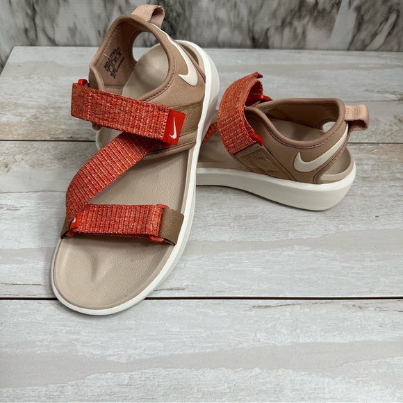 Nike Womens Sz 9.5 Vista Sandals Red Khaki Beach Outdoor Granolacore Gorpcore - Picture 5 of 10